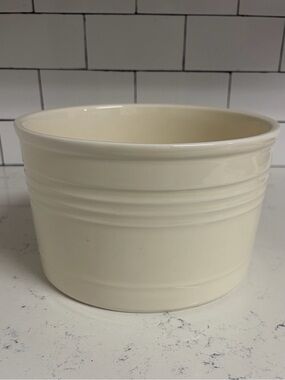 Vintage Biltmore Glazed Stoneware Soufflé Bowl, Cream, 8.5 x 5.25 in (2 qt)